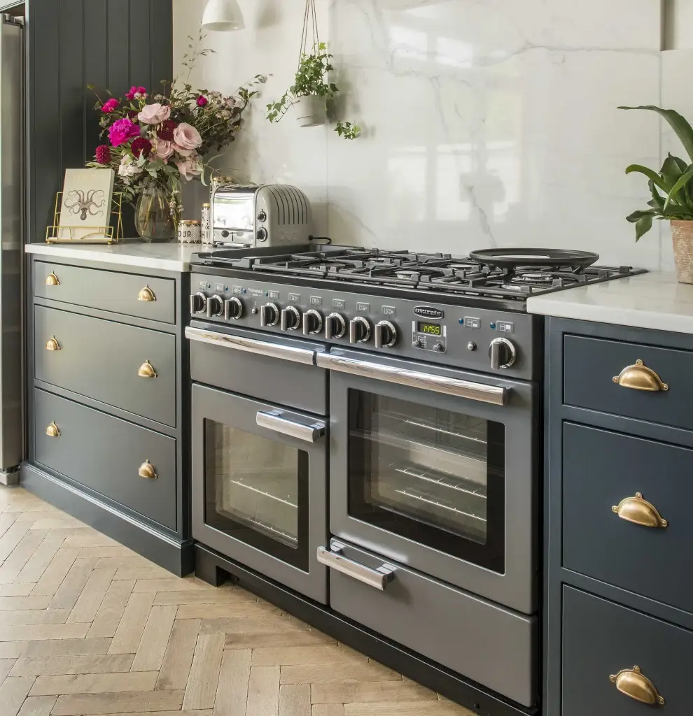 Professional range oven cleaning service in Southend